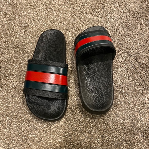 black gucci slides